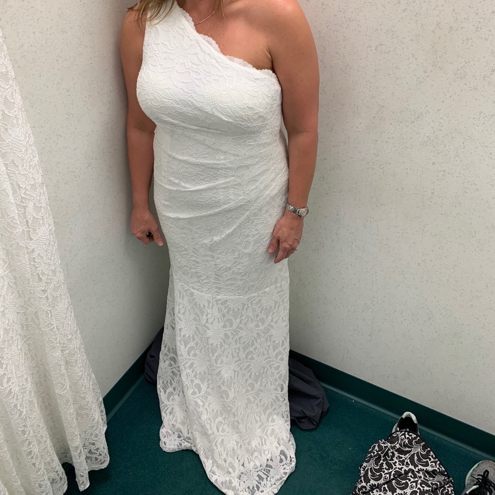Lace wedding dress